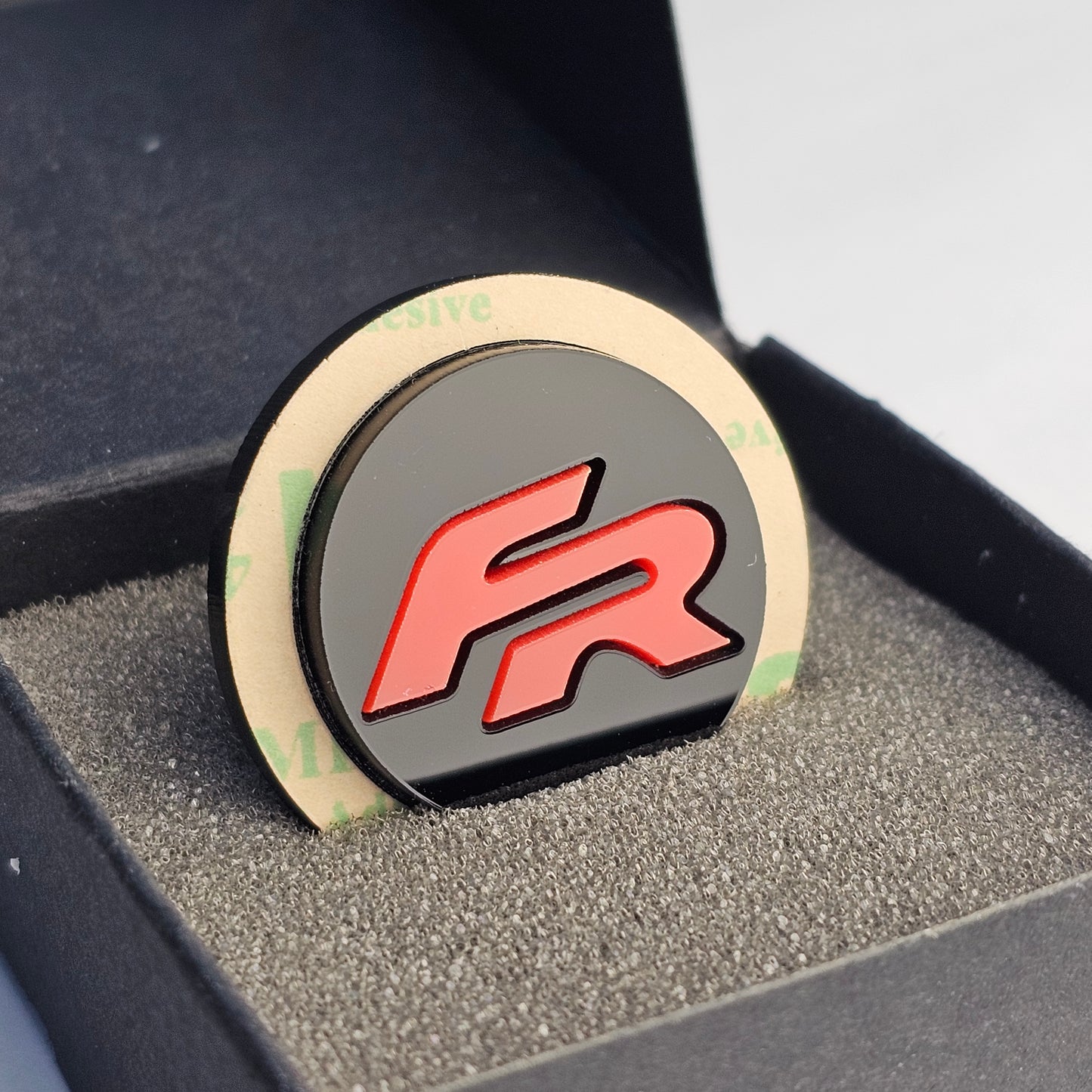 Tapón supresor limpiaparabrisas trasero VAG - SEAT FR ROJO